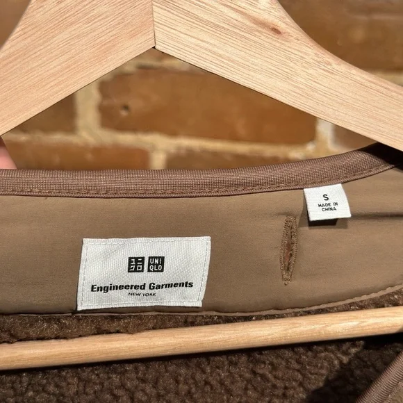 Uniqlo Tan Lightweight Shirt Jacket with Classic Design - Picture 3 of 5